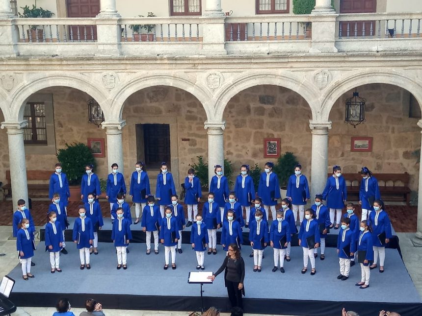 Los conciertos de la Escolanía de Segovia en el ciclo 921 Distrito Musical se posponen a 2022