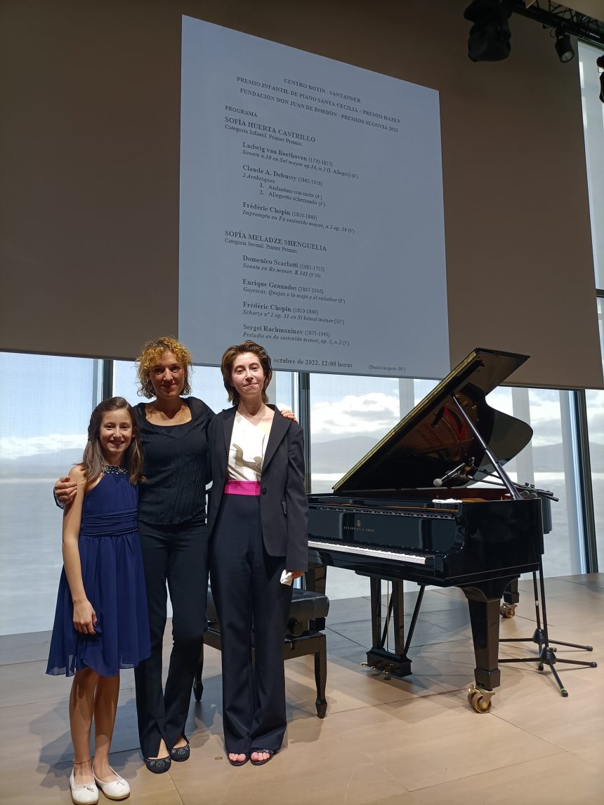 Sofía Meladze Shenguelia y Sofía Huerta Castrillo, ganadoras del 25 Premio Infantil de Piano Santa Cecilia – Premio Hazen, actúan en el Centro Botín y en la Real Academia de Bellas Artes de San Fernando