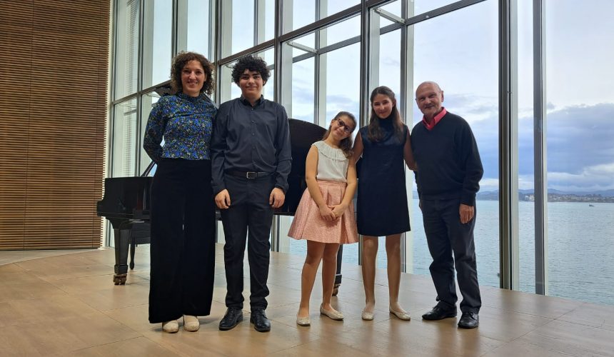 Magnífica actuación de los pianistas Adrián Terán, Claudia Melero e Irene Esteban de la Puente, ganadores del Premio Santa Cecilia – Premio Hazen 2022 de Segovia, en el Centro Botín de Santander •