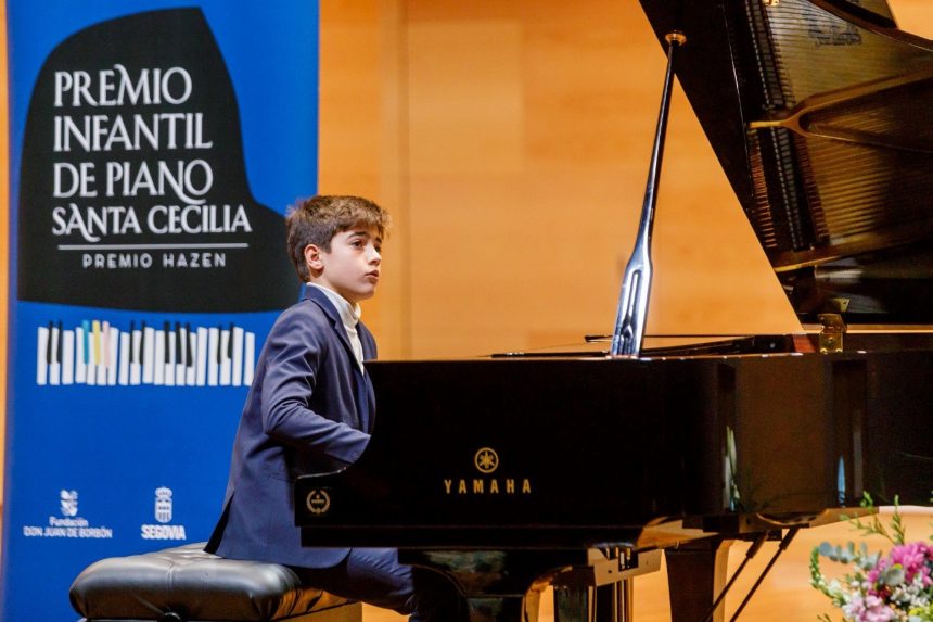 Carla Luciana Rodríguez Monroy, Juan Luis Jiménez Morán y Adrián Terán.