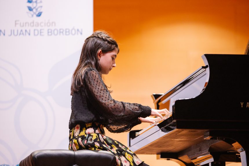 DANIELA FRIERA, FERNANDO SERRANO Y JORGE CORTÉS