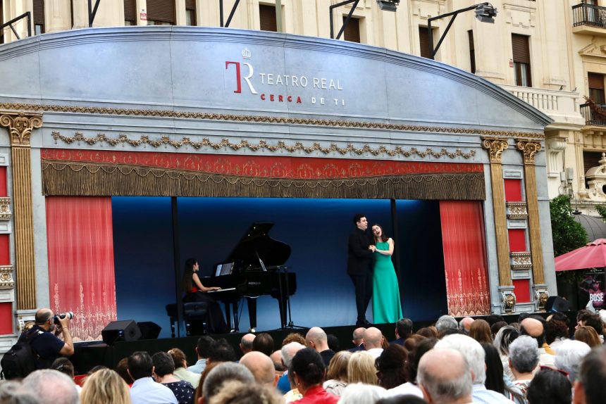 CARROZA DEL TEATRO REAL