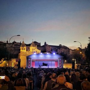 MUSEG inaugura su 50ª edición recuperando su escenario original bajo el Acueducto con un espectáculo del Teatro Real MUSEG inaugura su 50ª edición recuperando su escenario original bajo el Acueducto con un espectáculo del Teatro Real