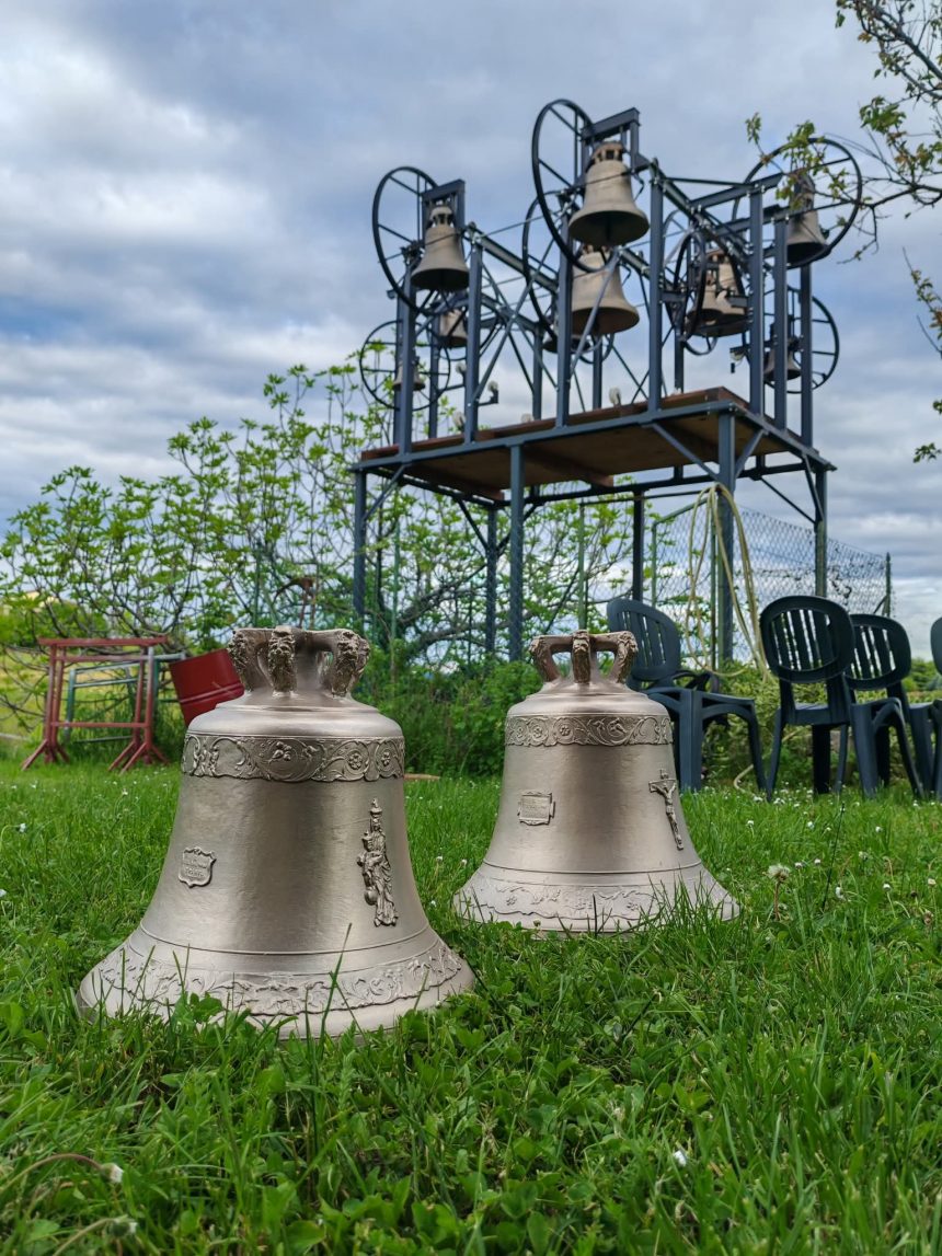CUANDO SUENA UNA CAMPANA, SUENA UN MUNDO